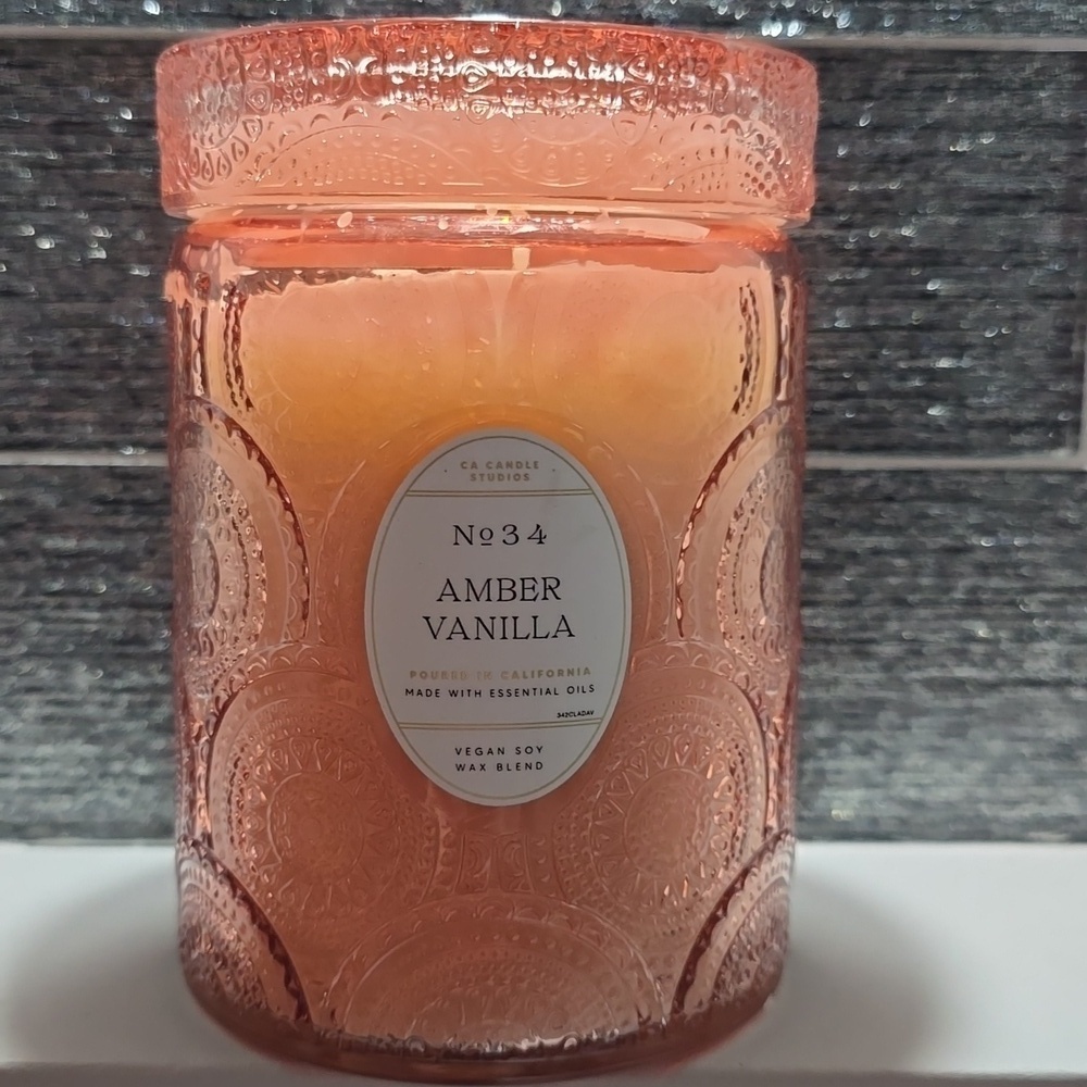 NEW FALL WINTER VIRAL Leoben Co No 14 "AMBER VANILLA" Candle 18oz - Never Used